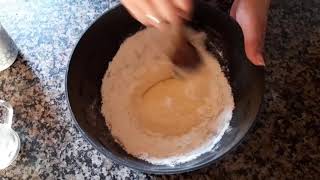 bolinho de chuva com fermento de pão, muito gostoso 😋😋 e simples..