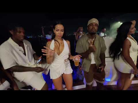 Crazy NYE Yacht Party in Rio De Janeiro Brazil w/ King⚡️⚡️