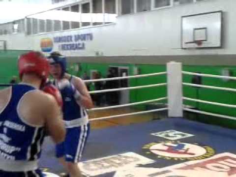 Tomasz Wiśniewski(BOKSER Steniatyn) - Mateusz Smolarlski(R.M.G BOKS Ożarów) TKO1