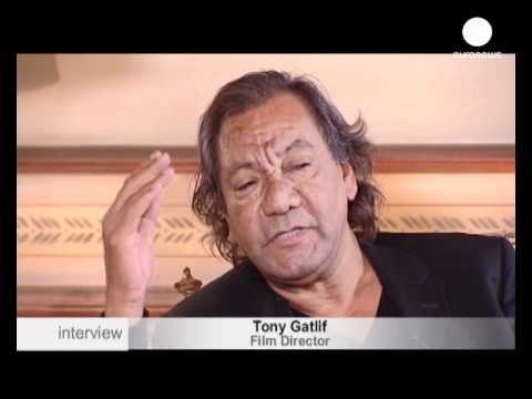 Tony Gatlif: "Man sollte die Roma endlich in Ruhe lassen."