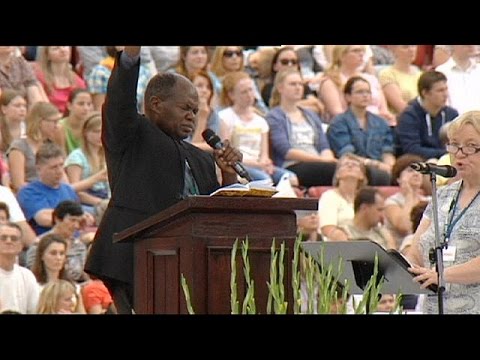 'Exorcist' priest wows Warsaw with 'Jesus at the Stadium' show