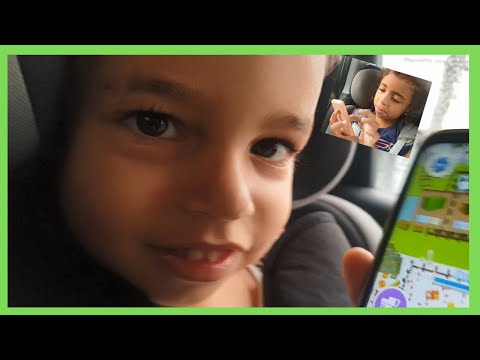 JOGANDO NO CELULAR NO CARRO DO PAPAI