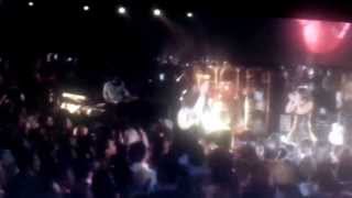 ALEJANDRA GUZMAN COMO LADRONES PRIMERA FILA