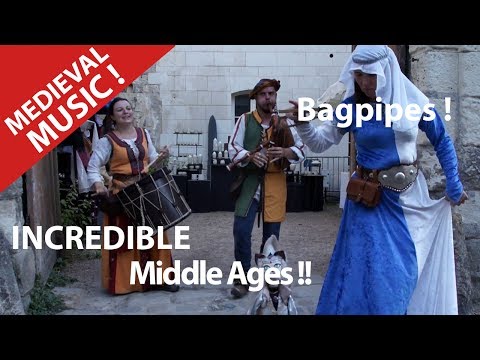 Medieval bagpipes in an old historical town ! Middle ages dances ! Video