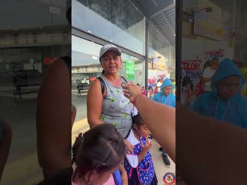 Fundación Colon town regalando en Penonomé