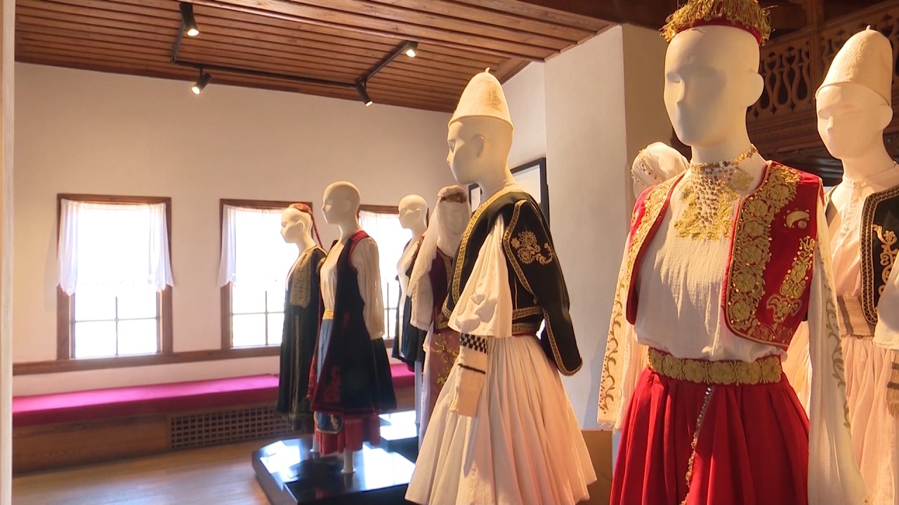Muzeu Etnografik në Gjirokastër, njohja e qytetit përmes veshjeve tradicionale