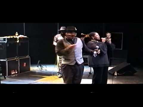 Ptah Brown & John Lee Hooker Jr.-live in Viana do Castello,Portugal 10.Dec.2005