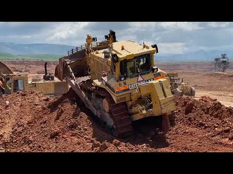 Caterpillar D8N Bulldozer Pushing And Ripping