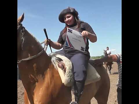 Gran final del campeonato en Damas de pruebas de riendas en Oro Verde Entre Rios