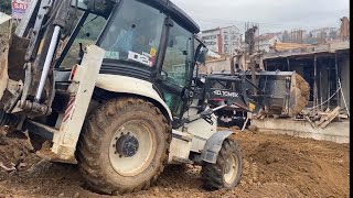 HİDROMEK 102S DAR ALANDA ÇALIŞMA YAPIYOR.