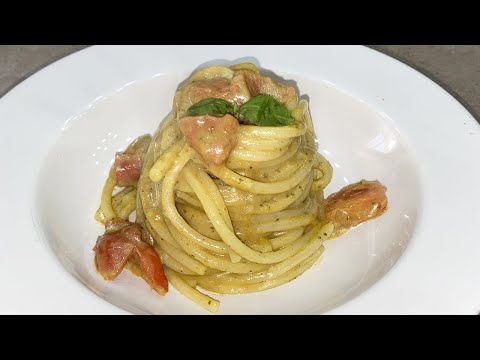 SPAGHETTI POMODORINI E PESTO GENOVESE