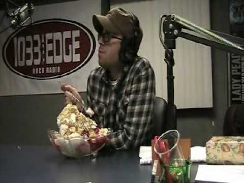 Shredd & Ragan - S&R vs. Food: Extreme Brain Freeze