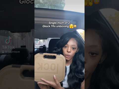 Unboxing my new Glock 19x😁 she ran me almost $700 meet Camila⭐️ #glock19x #glock #unboxing