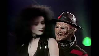 Alaska Y Dinarama - Mi Novio Es Un Zombie (Letra)