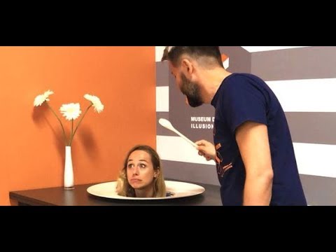 MUSEUM DER ILLUSIONEN: Nein, Sie haben keinen Knick in der Optik