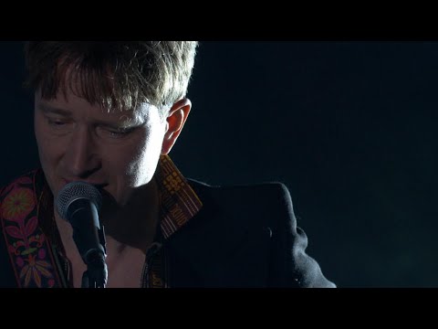 Stef Kamil Carlens raakt Kommil Foo met 'Big whale' | Liefde voor Muziek