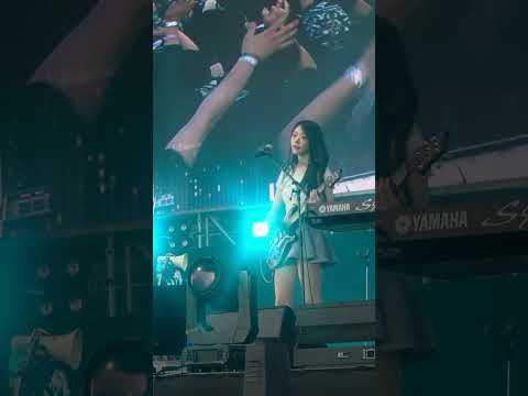 260425 히어로락페스티벌 QWER-불꽃놀이 히나 직캠