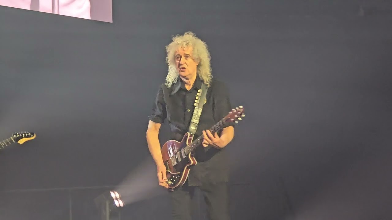 Benson Boone & Sir Brian May! We will rock you / We are the champions- Birmingham 15/03/2026 - YouTube