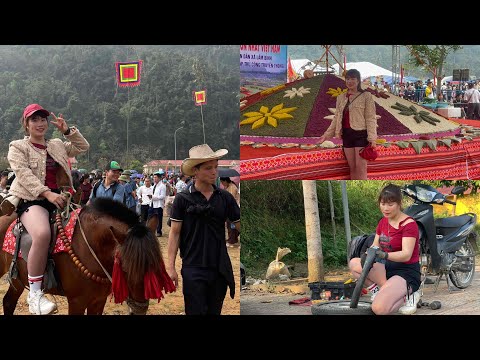 Today, the girl took advantage of the festival to help people repair their motorbikes.