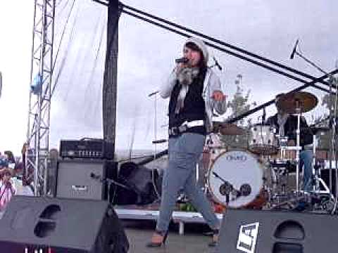 Ewa Farna-Jaký to je(Olšany 30.5.2009)