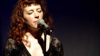 Melissa Auf Der Maur - Meet Me On The Darkside(2011 version)
