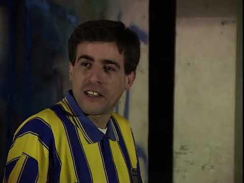 El Negro Pablo Recibe Una Gran Paliza - OKUPAS (2000)