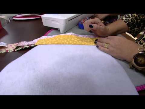 Mulher.com - 16/03/2016 - Toalha de jogo americano em formato de ovo de páscoa - Maura Castro PT1