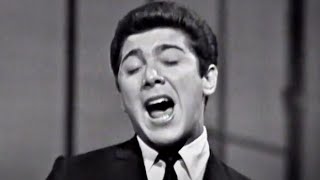 Paul Anka &quot;Eso Beso&quot; on The Ed Sullivan Show