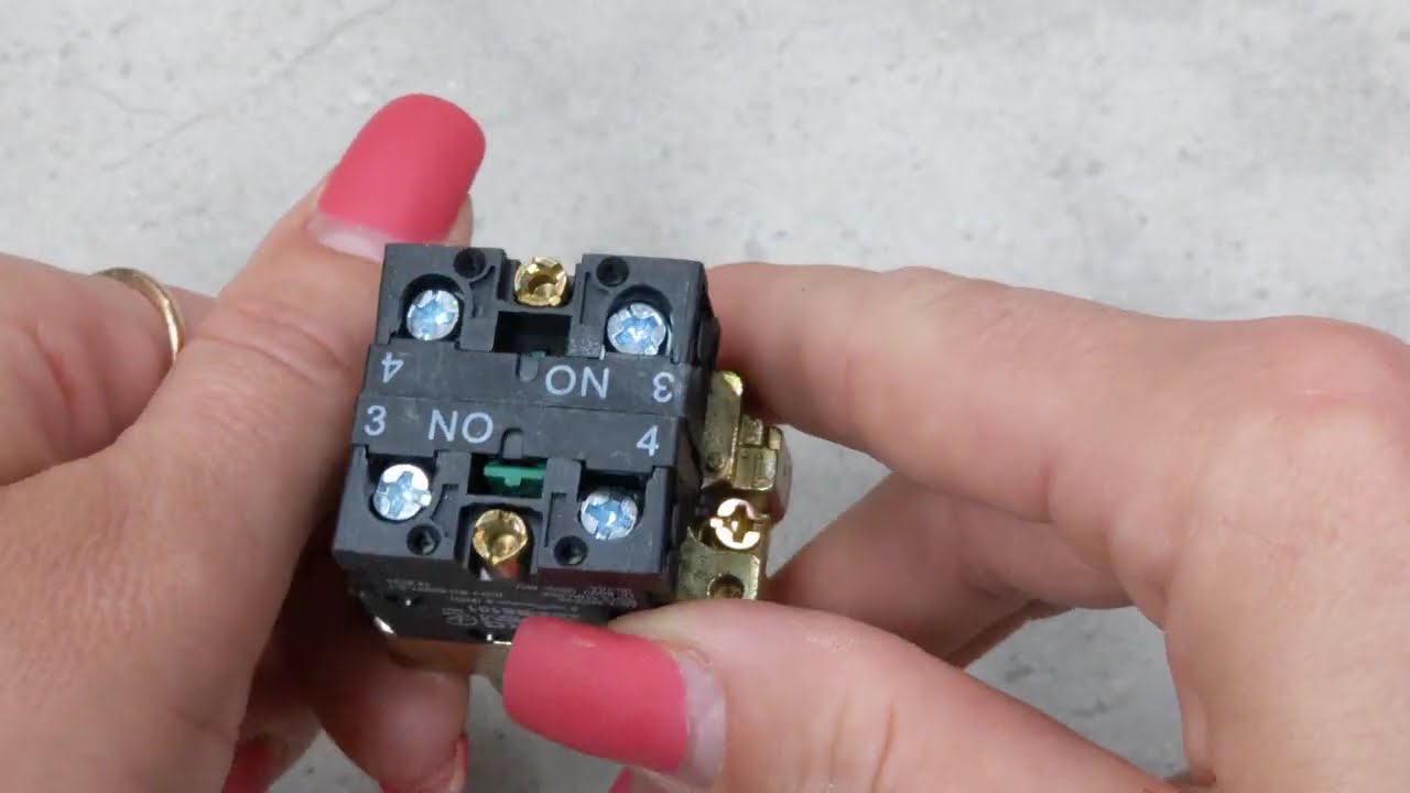 Кнопка поворотная АСКО-УКРЕМ XB2-BD33 на 3 положения A0140010005