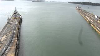 preview picture of video 'Entering Gatun Lake'