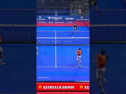WHAT A POINT 🤯🤯  | Padel Highlights #bestofpadel