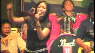 Download lagu New PALADA - Berkelana (Lilin Herlina) Live in Cafe Santana 555 Karang Puri Wonoayu mp3