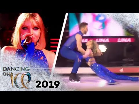 Wunderschöne Kür mit Gesang: Lina Larissa Strahl singt eigenen Song | Dancing on Ice | SAT.1