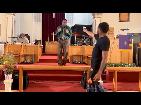 VIDEO: Gun jams on man who pointed weapon at pastor during church service