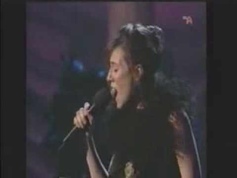 youTube- burt bacharach & sheryl crow one less bell to answer With lyrics