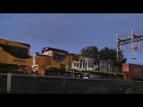 QRNational LDP's & X54 with Container Train - PoathTV Trains & Railroads in Australia