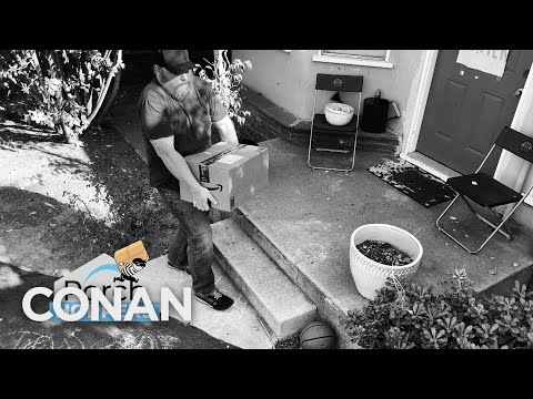 ポーチホッパーズは需要を満たすために雇われている - TBSのコナン (Porch Hoppers Is Hiring To Meet Demand - CONAN on TBS)