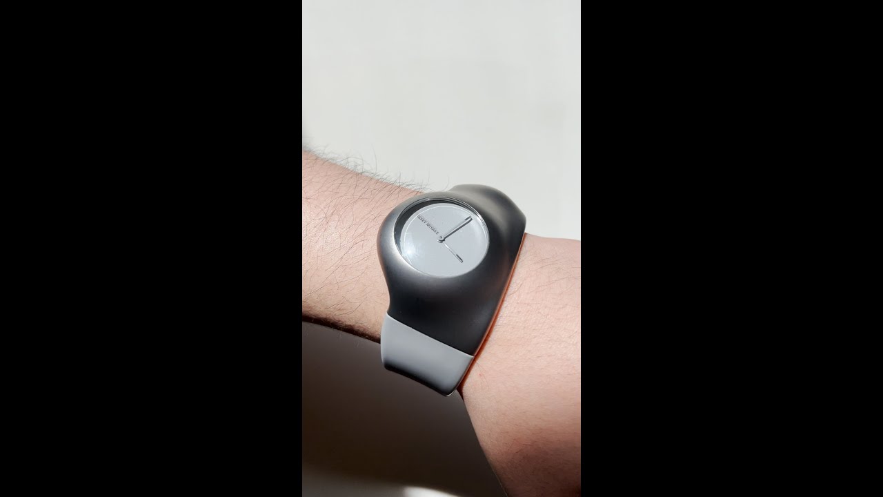 Watch video Issey Miyake Hu (2009) Now Issey Miyake Hu (2009)