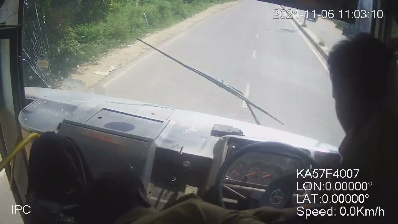 VIDEO जब बस ड्राइवर को गाड़ी चलाते आया हार्ट अटैक, उसके बाद जो हुए देखें वीडियो