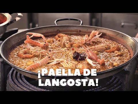 Paella de marisco con langostas y cigalas
