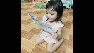 Bé Min đọc sách hát Đi học về, Con heo đất, Con bướm vàng, Anh hai anh hai #bemintvvn #conheodat