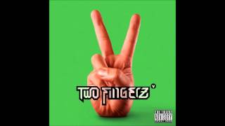 05 Two Fingerz - Una Bomba Atomica (testo)
