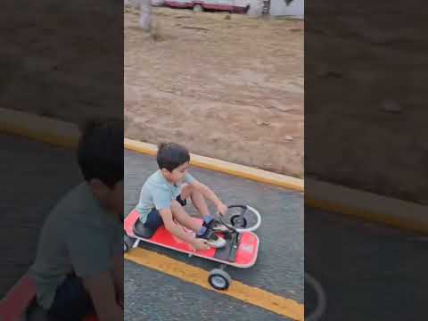 Diversión en mi avalancha #avalancha #apache #car #toys #funny #shorts #shorts #kids #kidsvideo