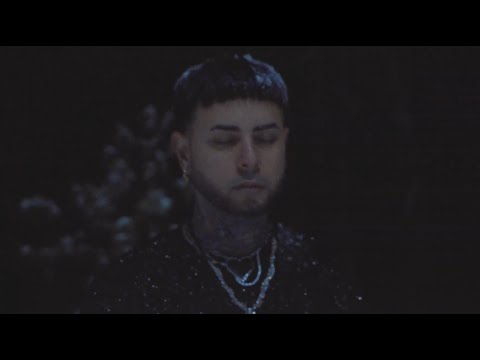 Hundido En Tu Tormenta (Official Video)