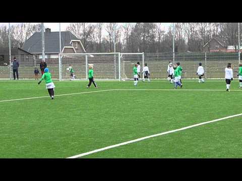 Voetbalwedstrijd Gilze F4 - Bavel F7 deel 4