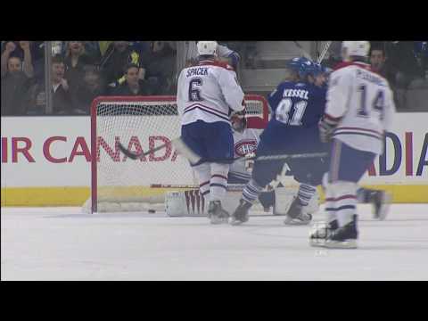 Ian White Goal - Canadiens 2 at Leafs 1 - Dec 26th 2009 (HD)