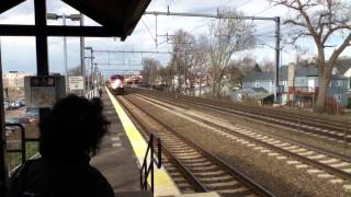 preview picture of video 'MBTA Commuter Rail arriving at Attleboro'