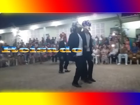 Apresentação de reisado, em Lagoa dos Neres  Novo Oriente. Caretas: Zé Filho, Valtemberg, e Rodrigo.