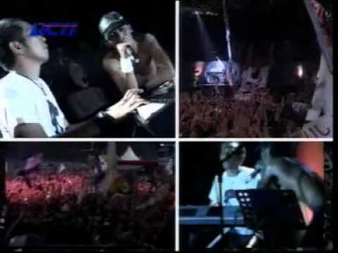 Slank Feat Iwan Fals - Ku Tak Bisa & Yang Terlupakan (Live)