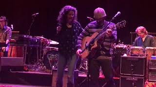 Ghost of a Dog- Edie Brickell &amp; New Bohemians